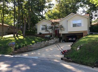 521 Oak Ter, Lake Saint Louis, MO 63367