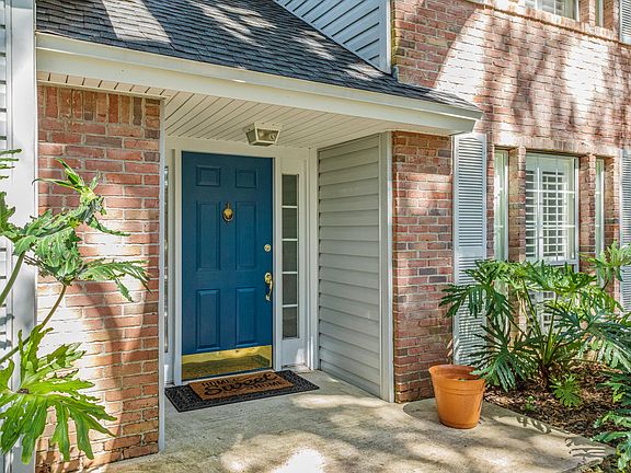 3rd image of 4849 Victoria Chase Ct