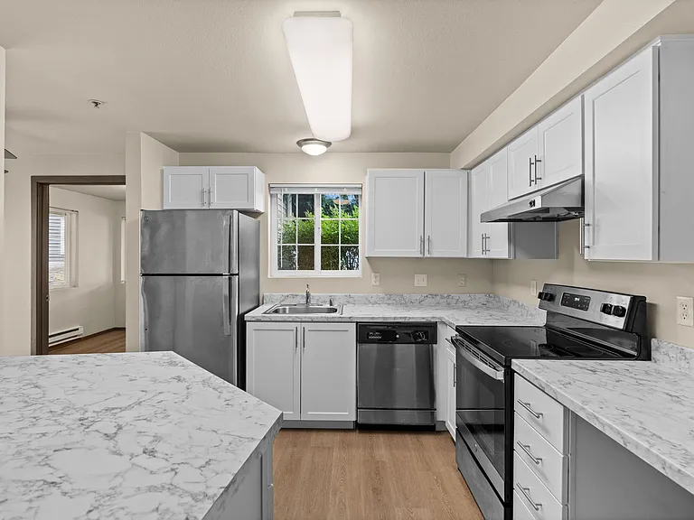 1 Bed 1 Bath with Den - 825 Sq Ft 1 Bed 1 Bath with Den - 825 Sq Ft
