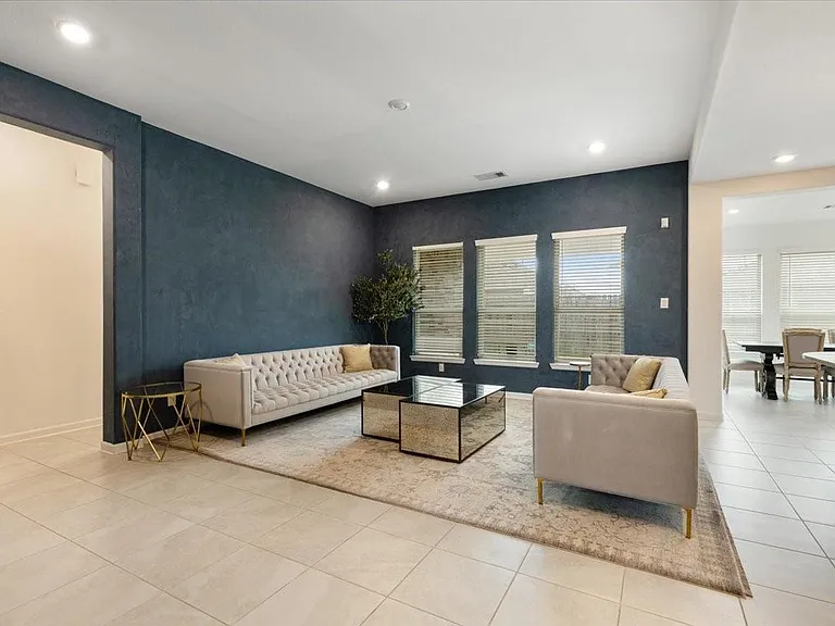 4912 Overland Hollow Dr — Photo 3