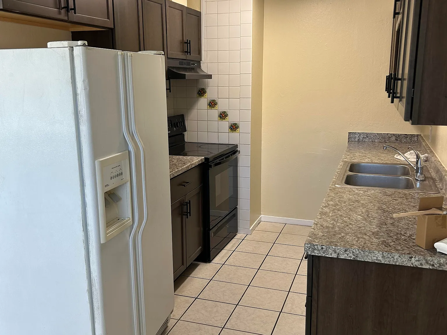 3 bed, 1000 sqft, $2,600 — Photo 3