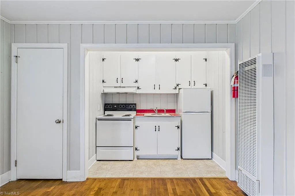 1 bed, 1.0 bath, 660 sqft, $900 — Photo 4