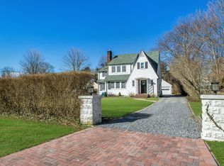 12 S Penataquit Ave, Bay Shore, NY 11706