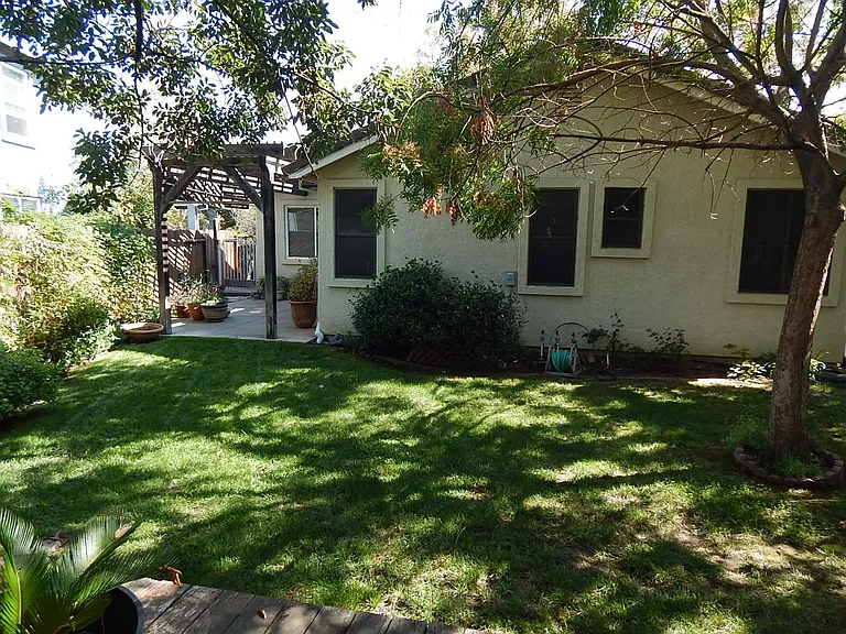 2333 Rodin Pl — Photo 8
