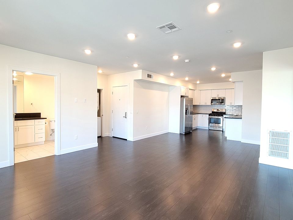 1st image of 5758 Camellia Ave APT 404