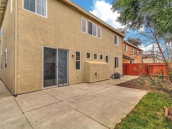 5th image of 709 Bourn Dr