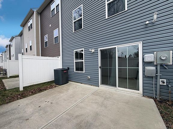 2nd image of 42 Wentworth Ln