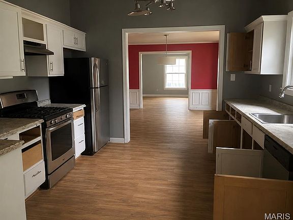 4th image of 110 W Cleveland St