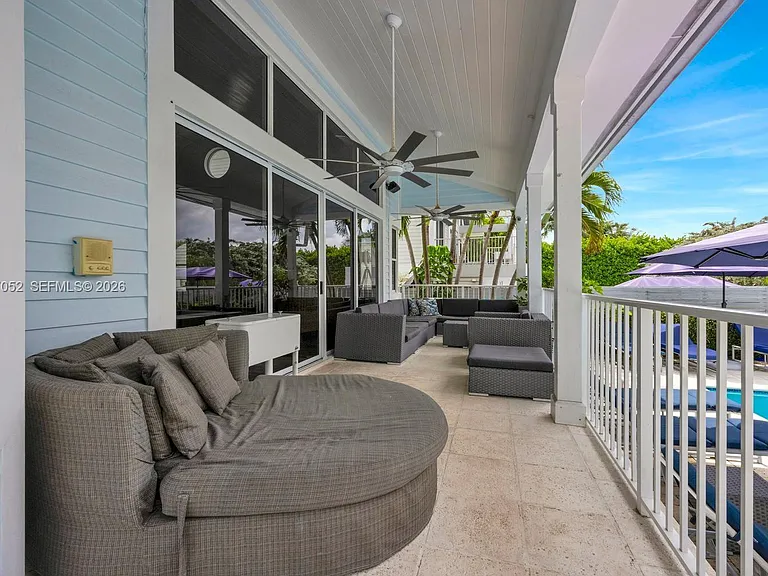 1074 NE Little River Dr — Photo 22