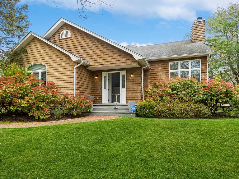 858 Old Sag Harbor Rd — Photo 41