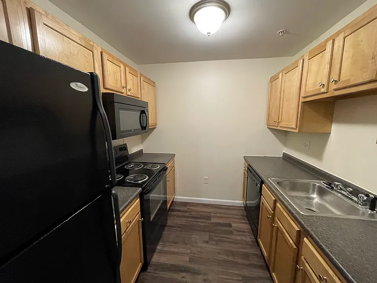 Redstone Apartments — Photo 19
