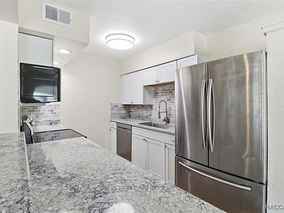 3rd image of 1010 S Bel Air Dr