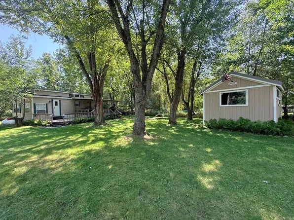 29-29 Woodhaven Dr E, Sublette, IL 61367