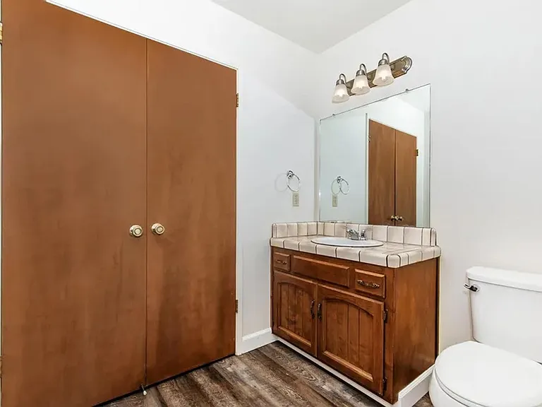 7178 N Jackson Ave — Photo 31