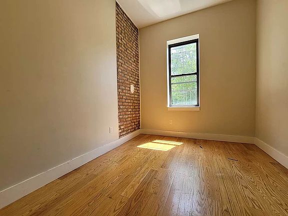 3rd image of 772 Jefferson Ave #1J