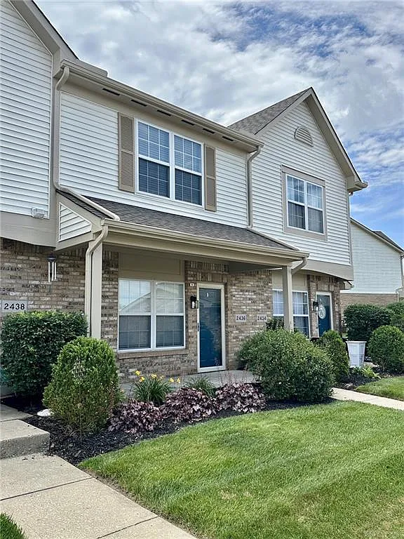 2 bed, 2.5 bath, 1056 sqft, $1,650 — Photo 1