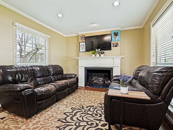 4th image of 5114 Stanford Ave