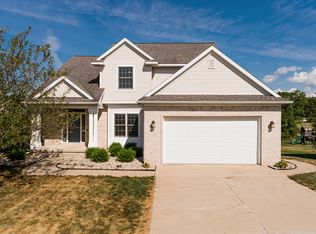 1264 Berkshire Dr, Williamston, MI 48895