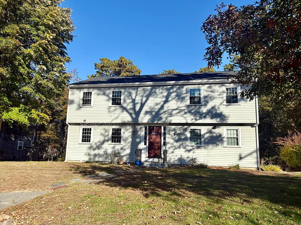 32-34 Blackberry Ln