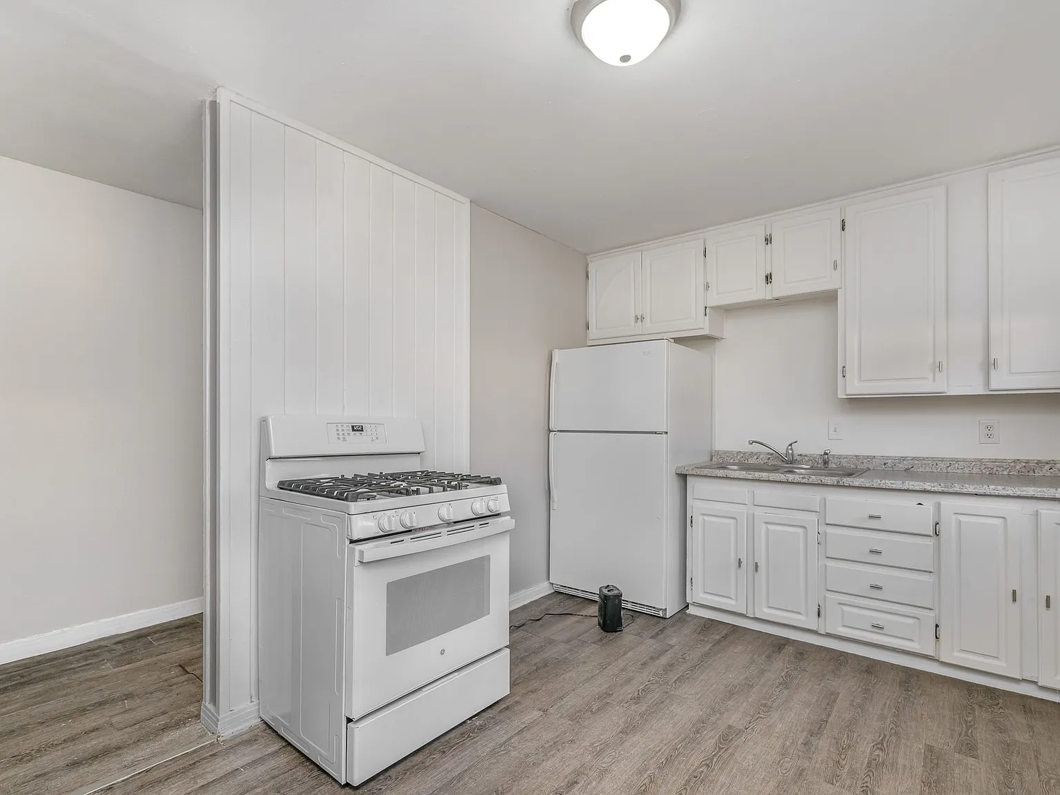 2306 SW 8th Ave — Photo 3