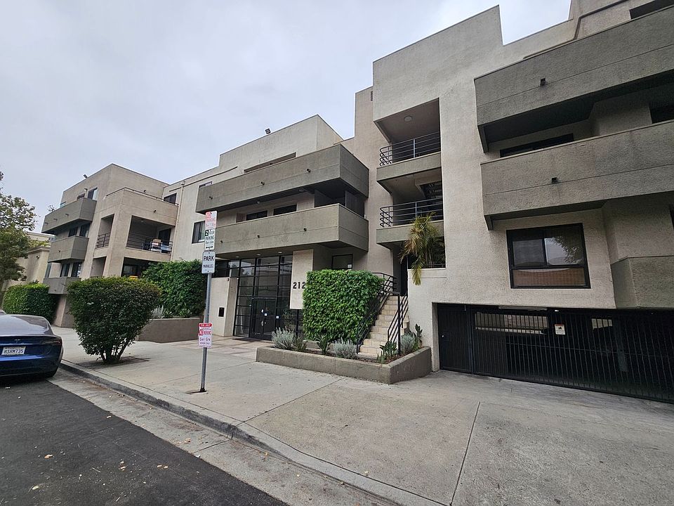 1st image of 2121 Beloit Ave APT 204