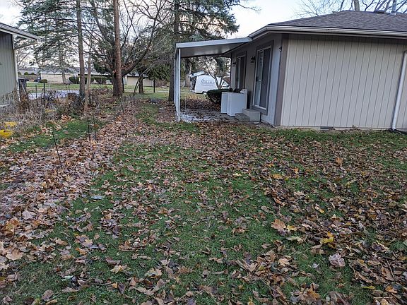 3rd image of 3115 W Lincolnshire Blvd