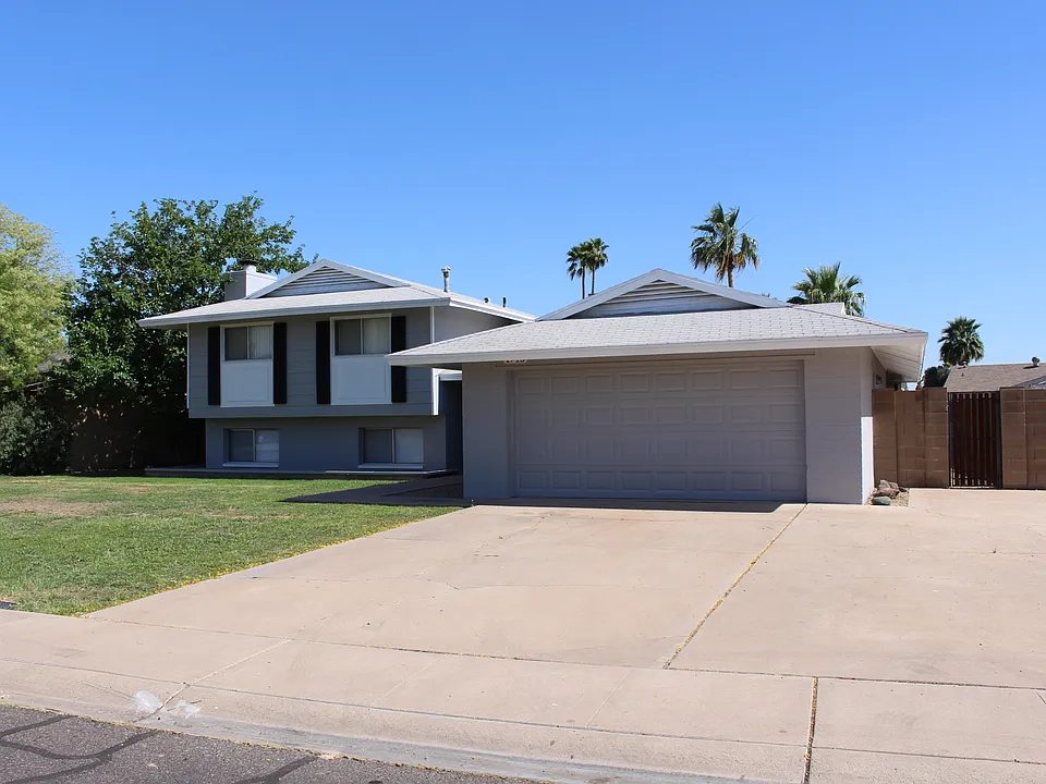 1715 E Manhatton Dr