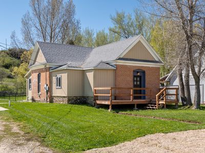 828 Leopard St, Sheridan, WY, 82801