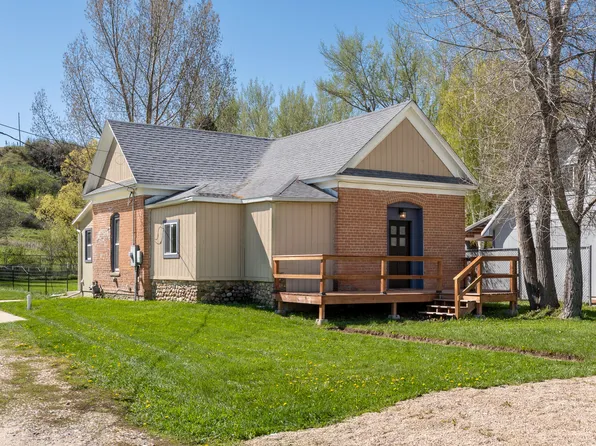 828 Leopard St, Sheridan, WY 82801