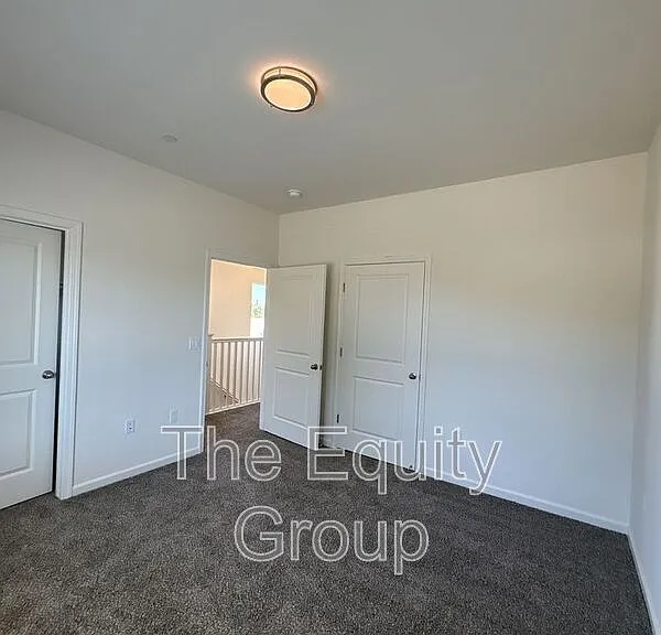735 S Pinkham #102 — Photo 16