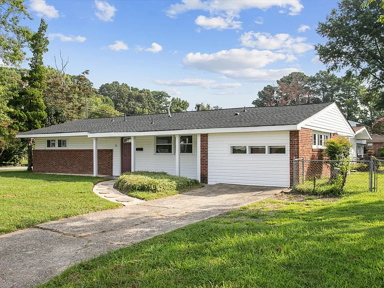 72 Ferguson Ln — Photo 3
