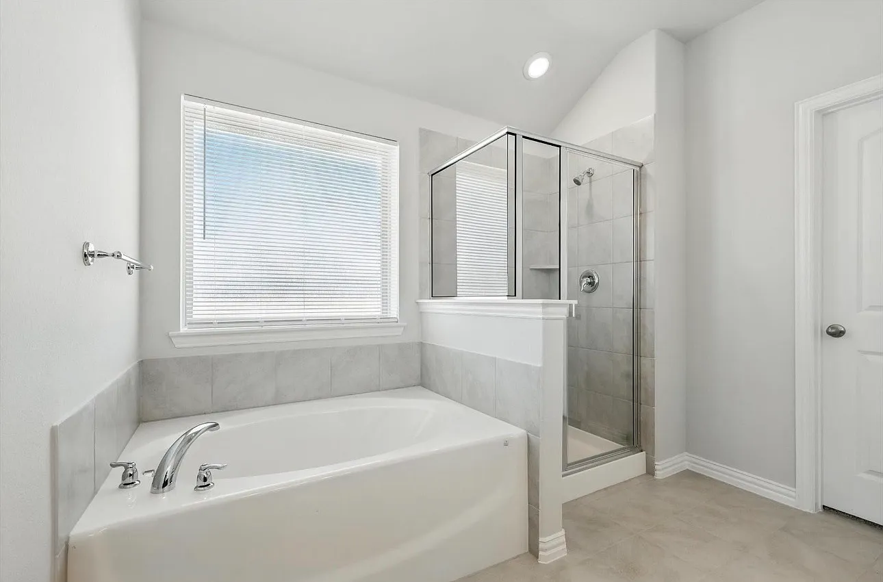 4 bed, 2065 sqft, $2,495 — Photo 2