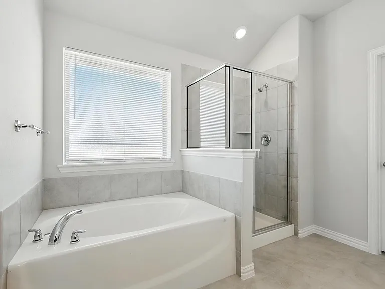 3928 Malachite Dr — Photo 2