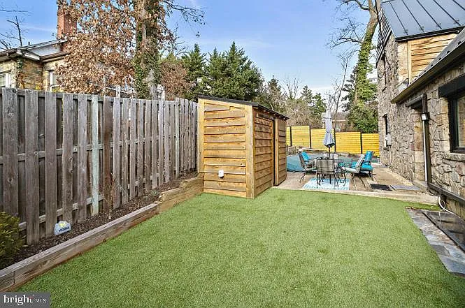 2347 S Arlington Ridge Rd — Photo 32
