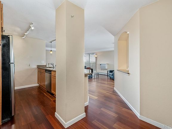 3rd image of 1150 N Vine St #901