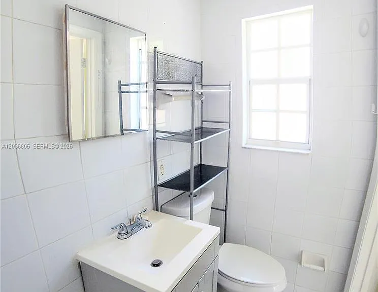 235 NE 77th St #2 — Photo 4