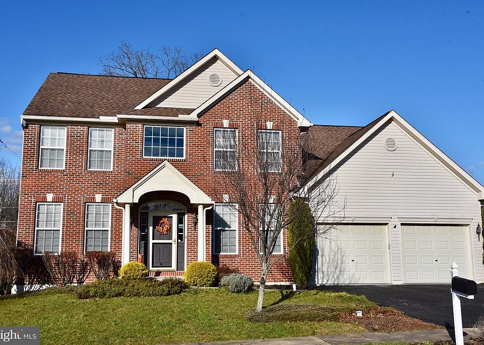 1st image of 304 Mountain Blvd