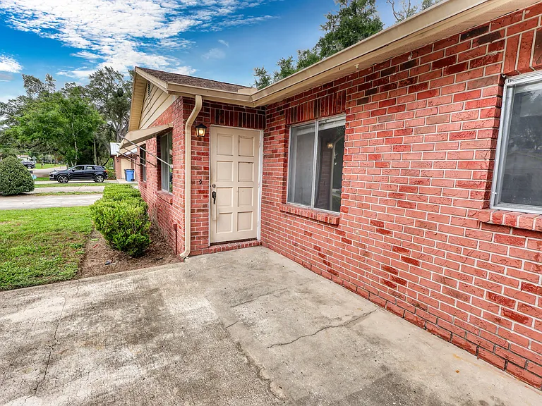 111 Horst Rd — Photo 3
