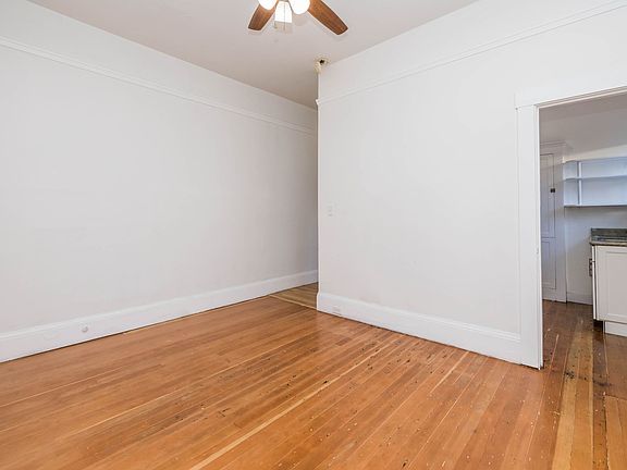 2nd image of 2928 Telegraph Ave #1