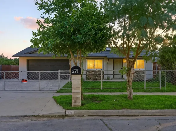 221 W San Joaquin St, Fresno, CA 93706