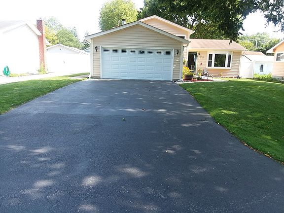 2nd image of 37263 N Hillside Dr