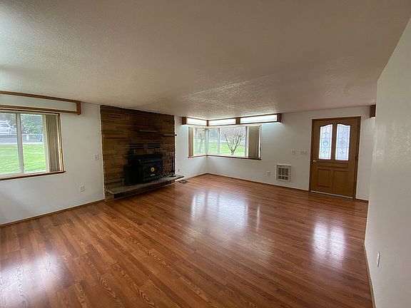 2nd image of 17807 87th Ave SE