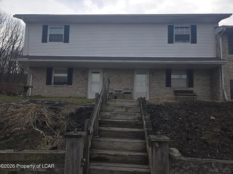 60 Saratoga Ct — Photo 2