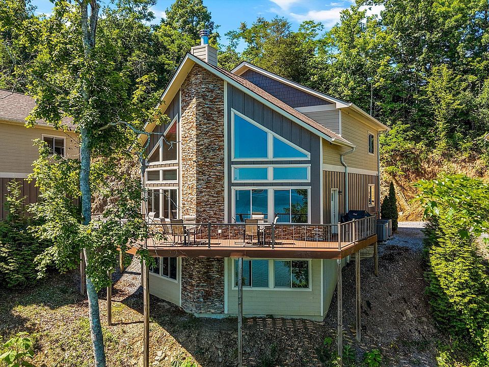13th image of 430 Sugar Cove Way