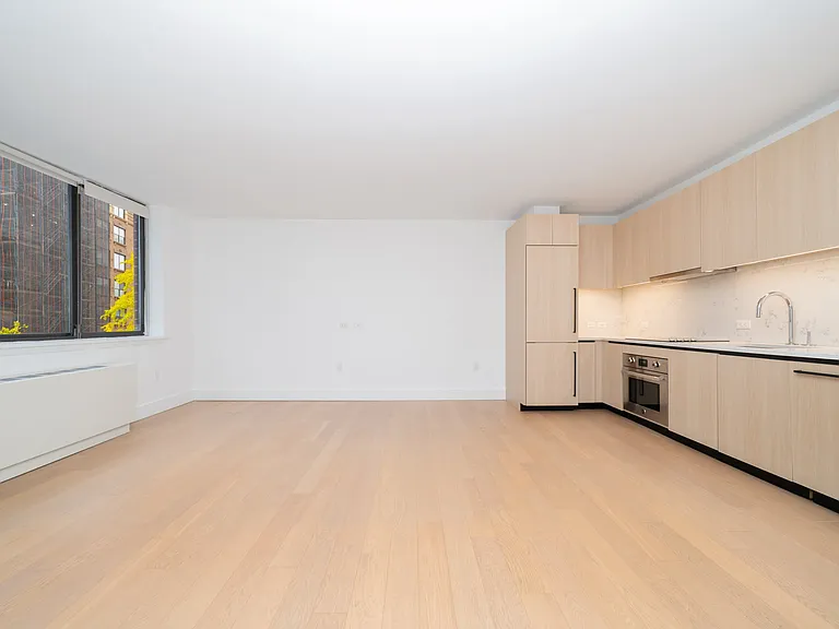 250 W 19th St #14M — Photo 5