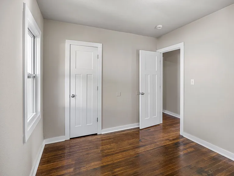 417 E Wall Ave — Photo 9