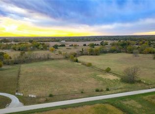 33400 S Crescent Hill Rd, Osawatomie, KS 66064