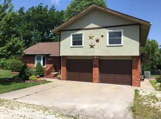 202 McAtee Dr, Iola, KS 66749