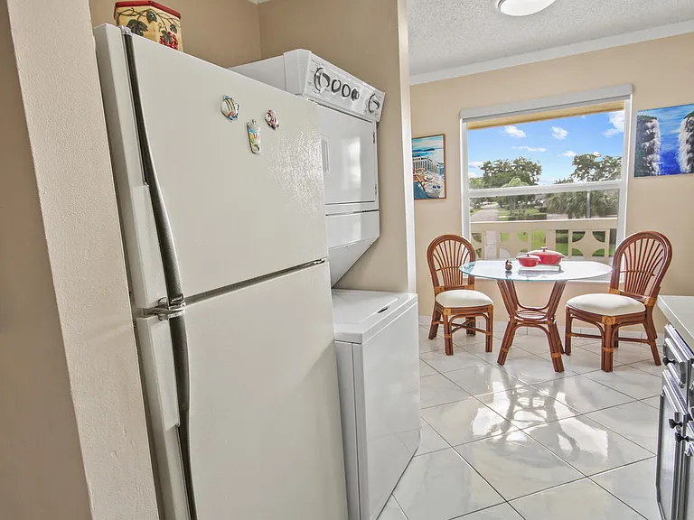 1001 Flame Vine Ave #202 — Photo 3