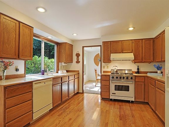 3rd image of 16227 NE 113th Ct
